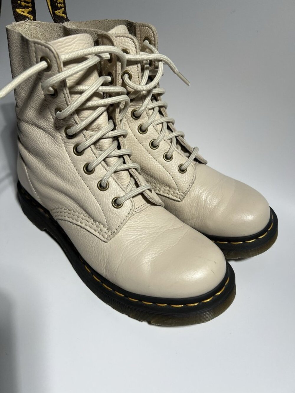 Dr. Martens 1460 Pascal Women’s Virginia Leather Boots Taupe Size 7 NEW - Picture 12 of 15